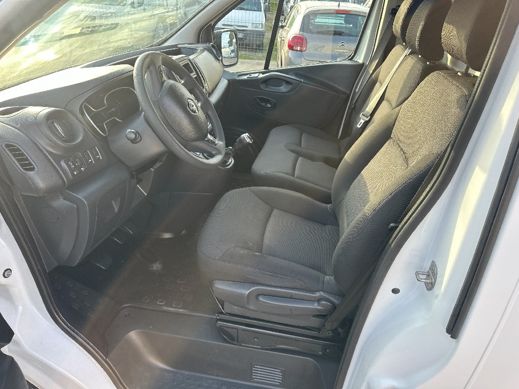 RENAULT TRAFIC - vue 1