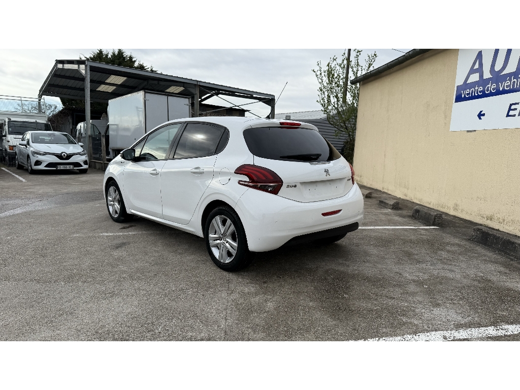 PEUGEOT 208 - vue 1