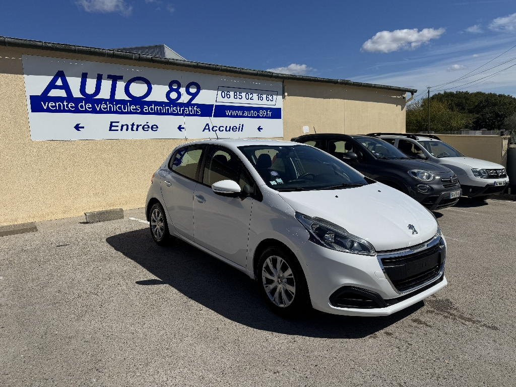 PEUGEOT 208