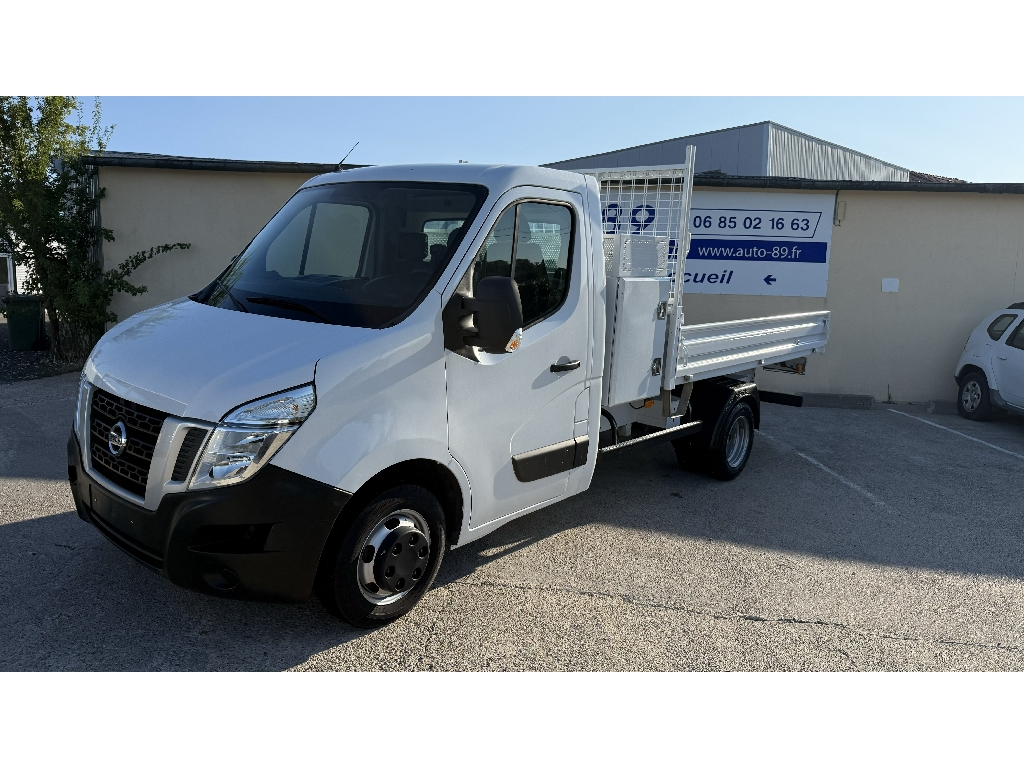 NISSAN NV400
