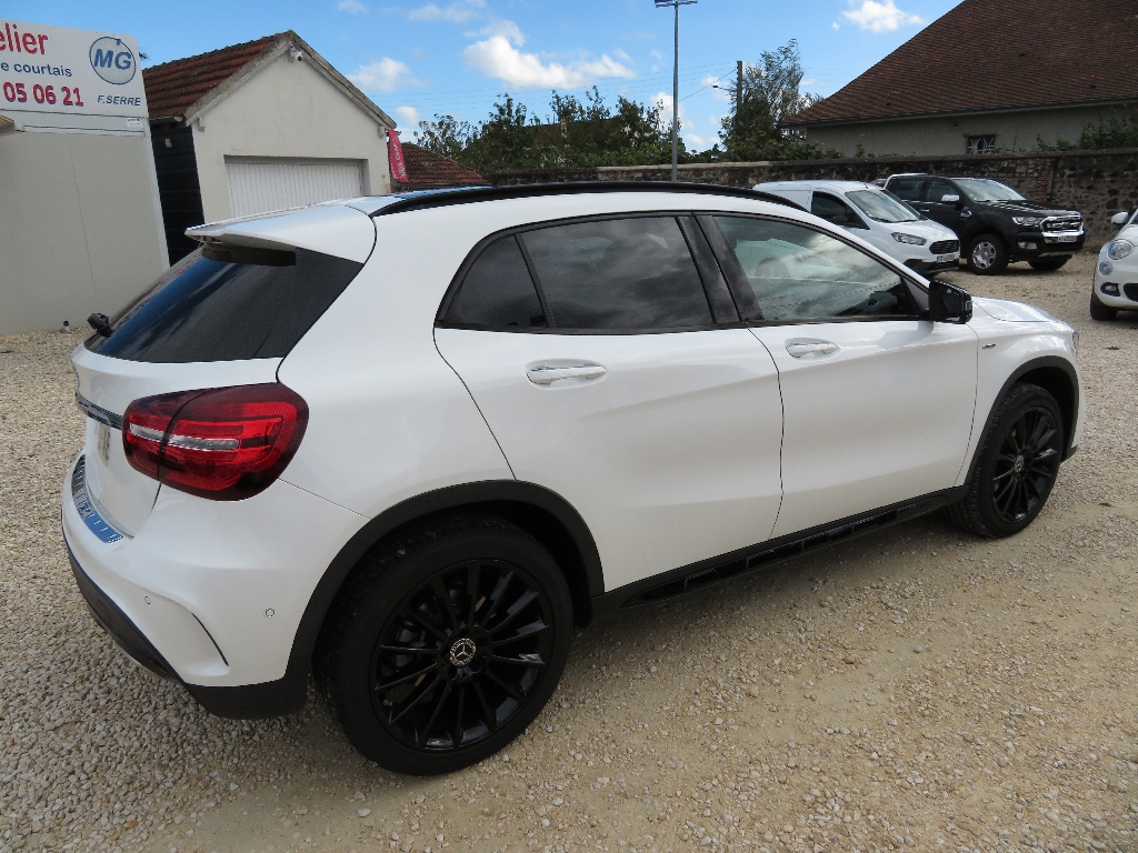 MERCEDES GLA