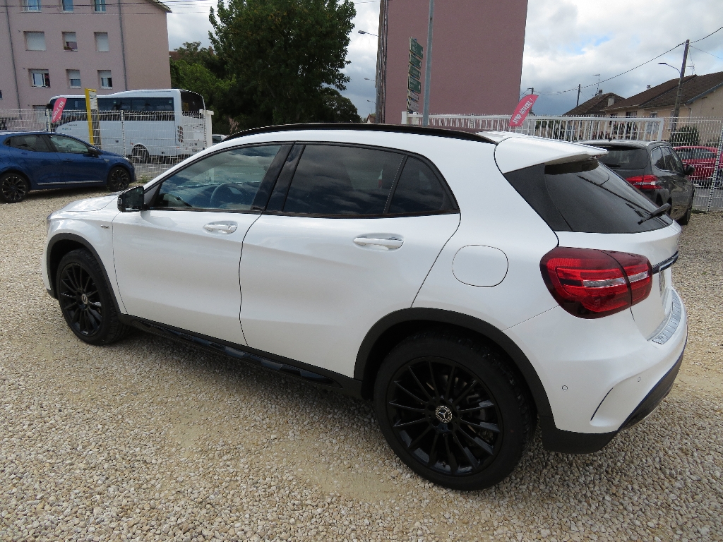 MERCEDES GLA