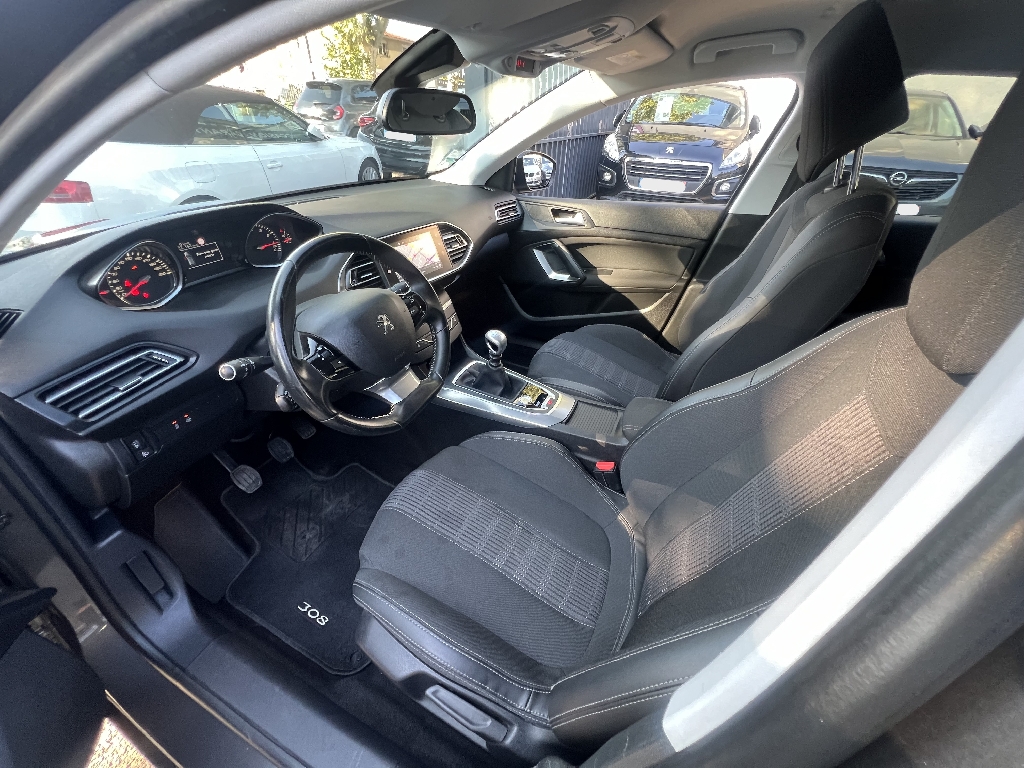 PEUGEOT 308 - vue 1