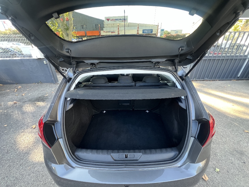 PEUGEOT 308 - vue 1