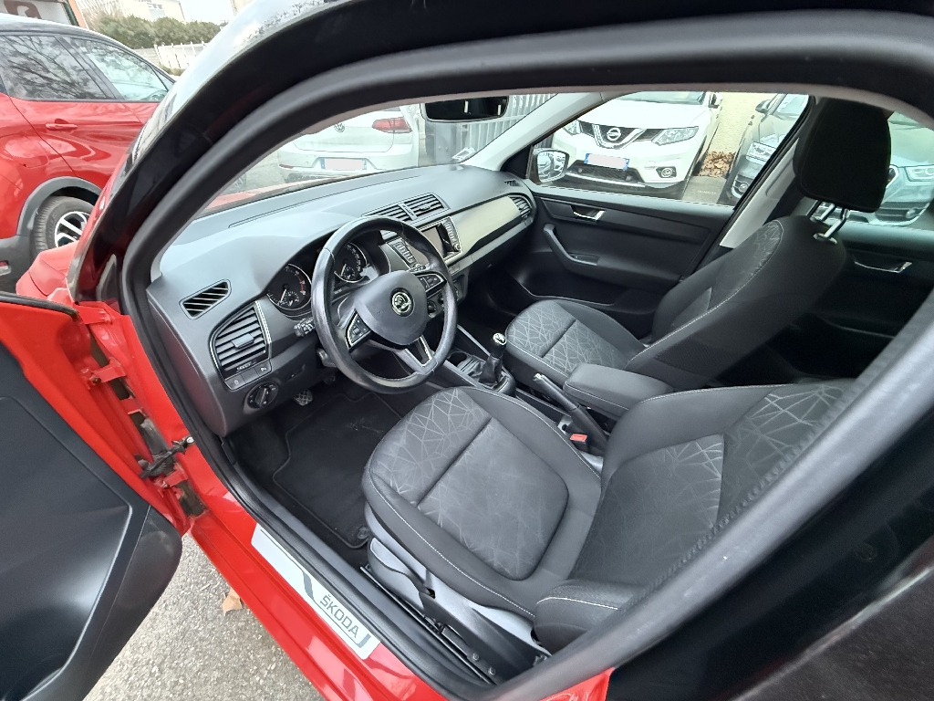 SKODA FABIA - vue 1