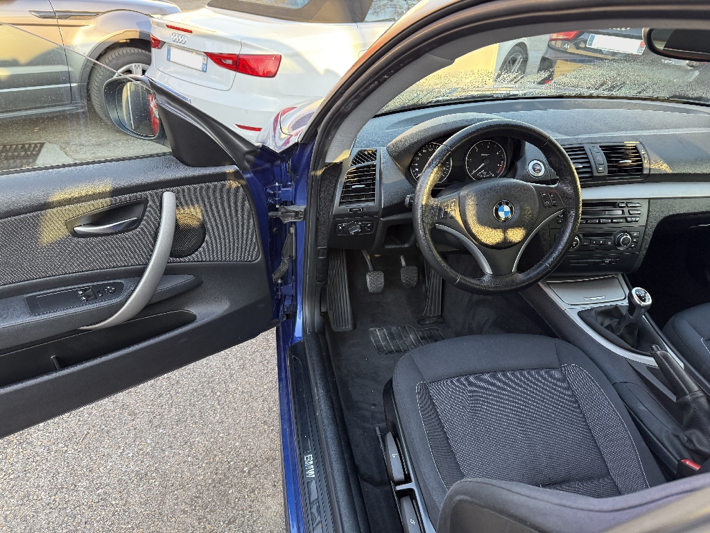 BMW SERIE 1 - vue 1
