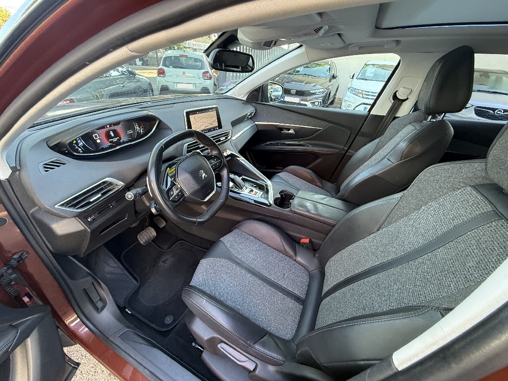 PEUGEOT 3008 - vue 1