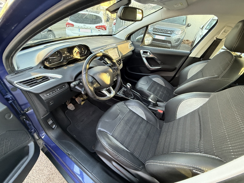 PEUGEOT 2008 - vue 1