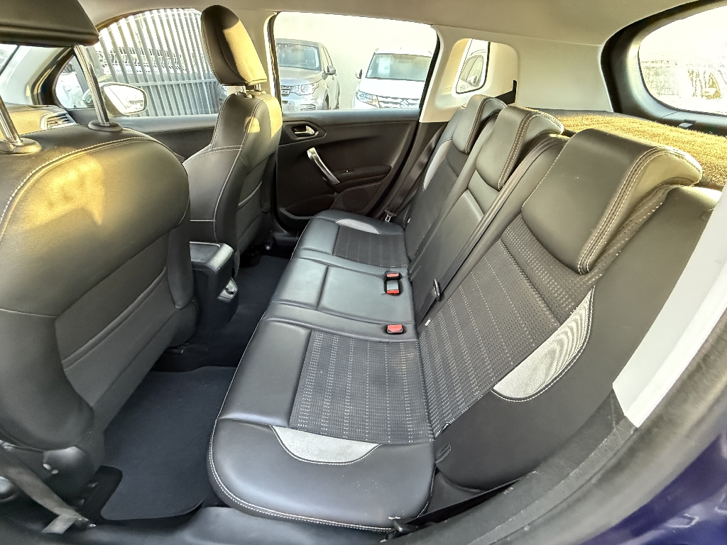 PEUGEOT 2008 - vue 1