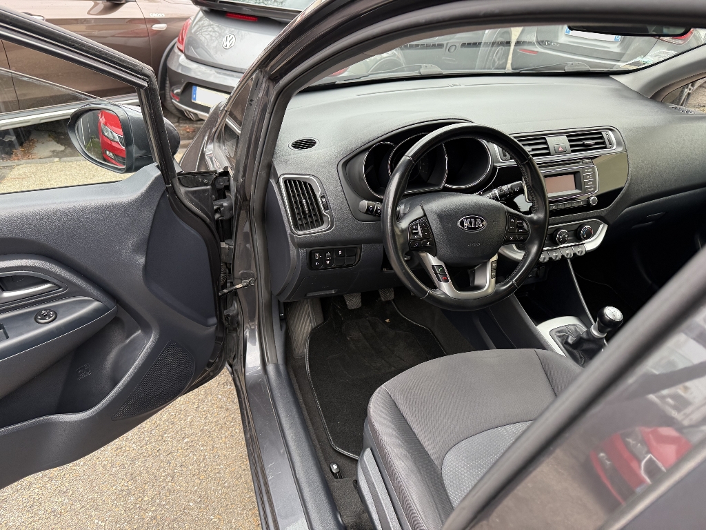 KIA RIO - vue 1