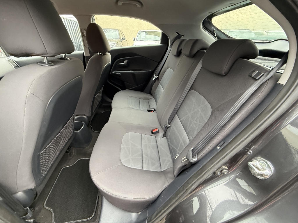 KIA RIO - vue 1