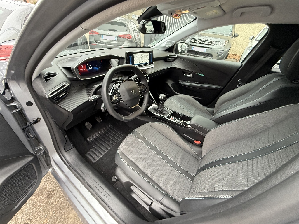PEUGEOT 208 - vue 1
