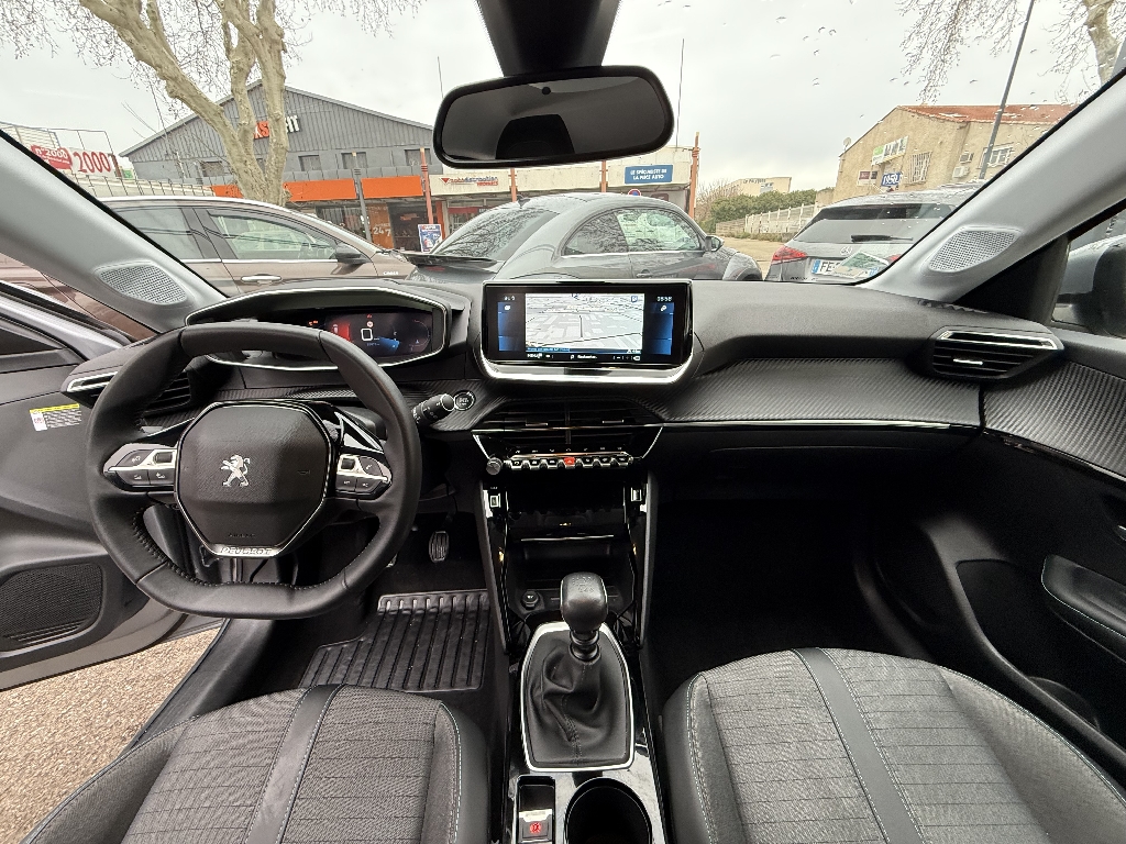 PEUGEOT 208 - vue 1