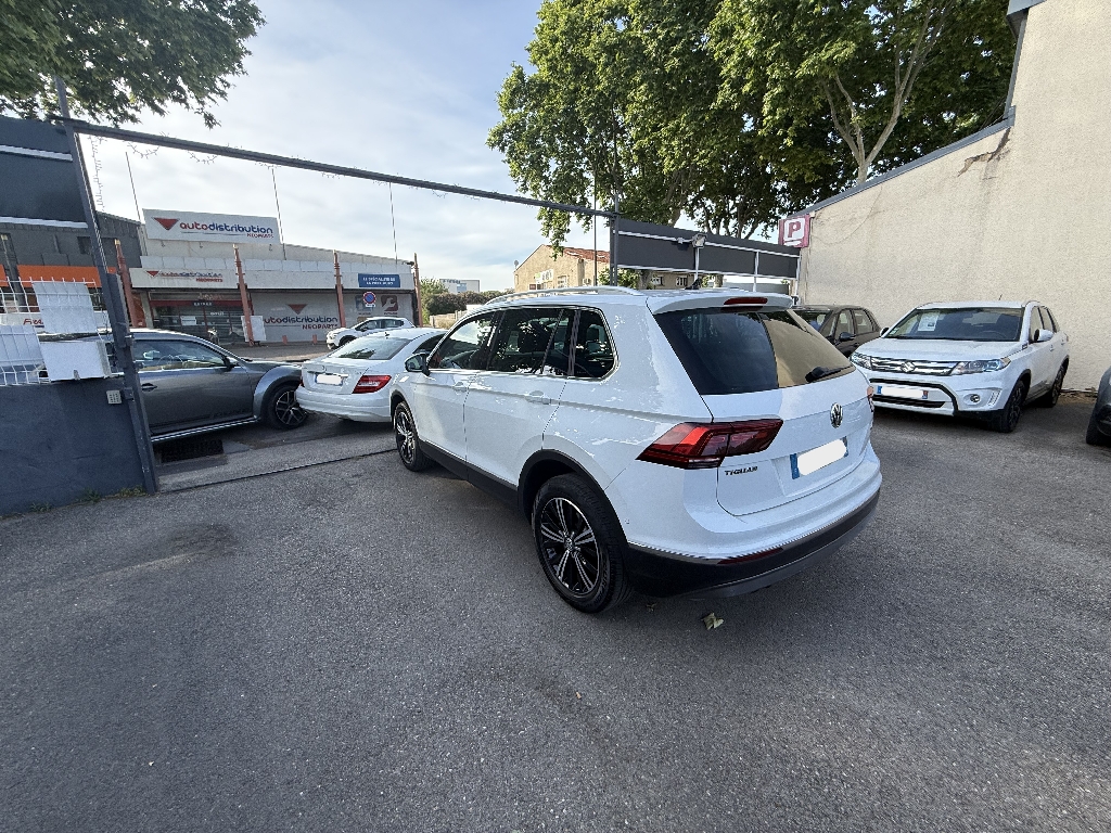 VOLKSWAGEN TIGUAN - vue 1