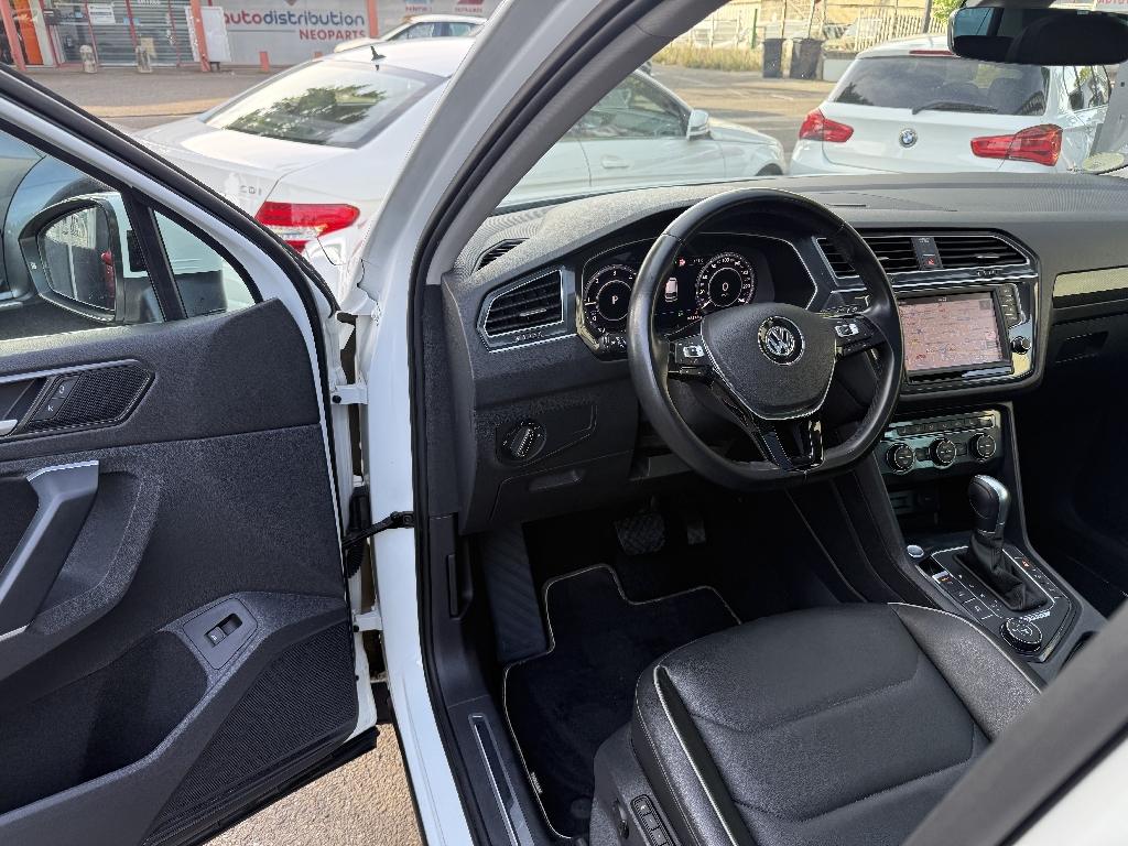 VOLKSWAGEN TIGUAN - vue 1