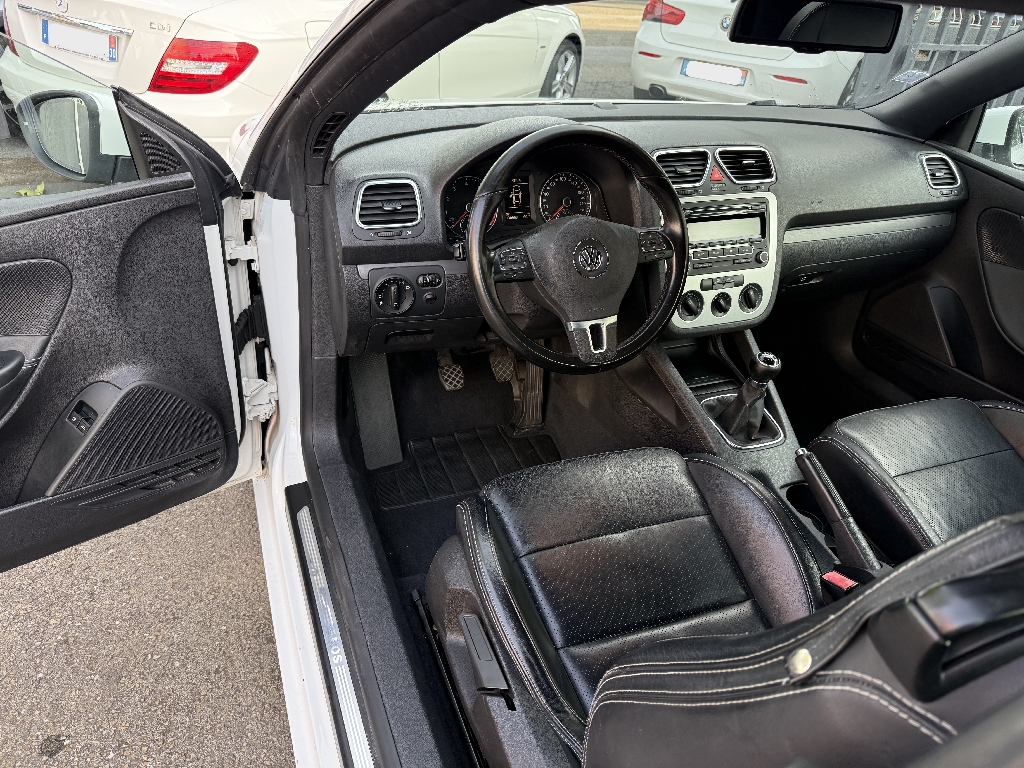 VOLKSWAGEN EOS - vue 1