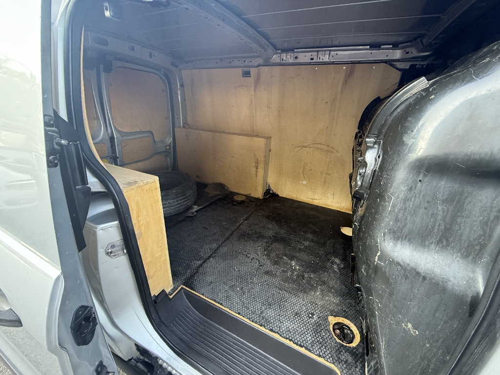 FORD TRANSIT CONNECT - vue 1