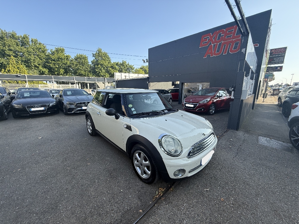MINI HATCH