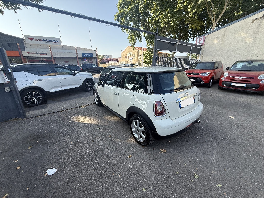 MINI HATCH - vue 1