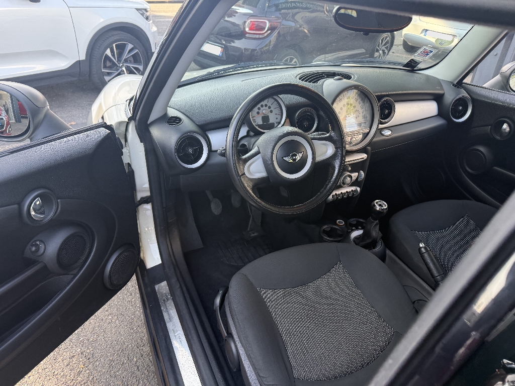 MINI HATCH - vue 1