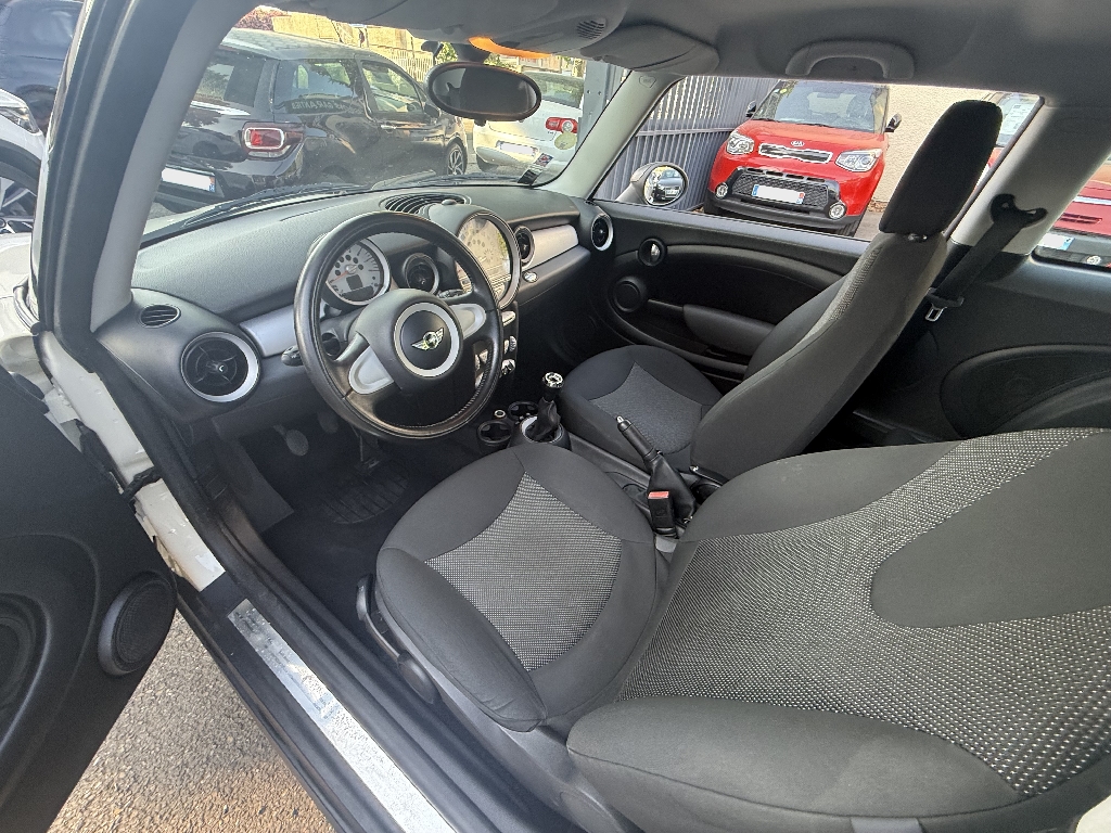 MINI HATCH - vue 1