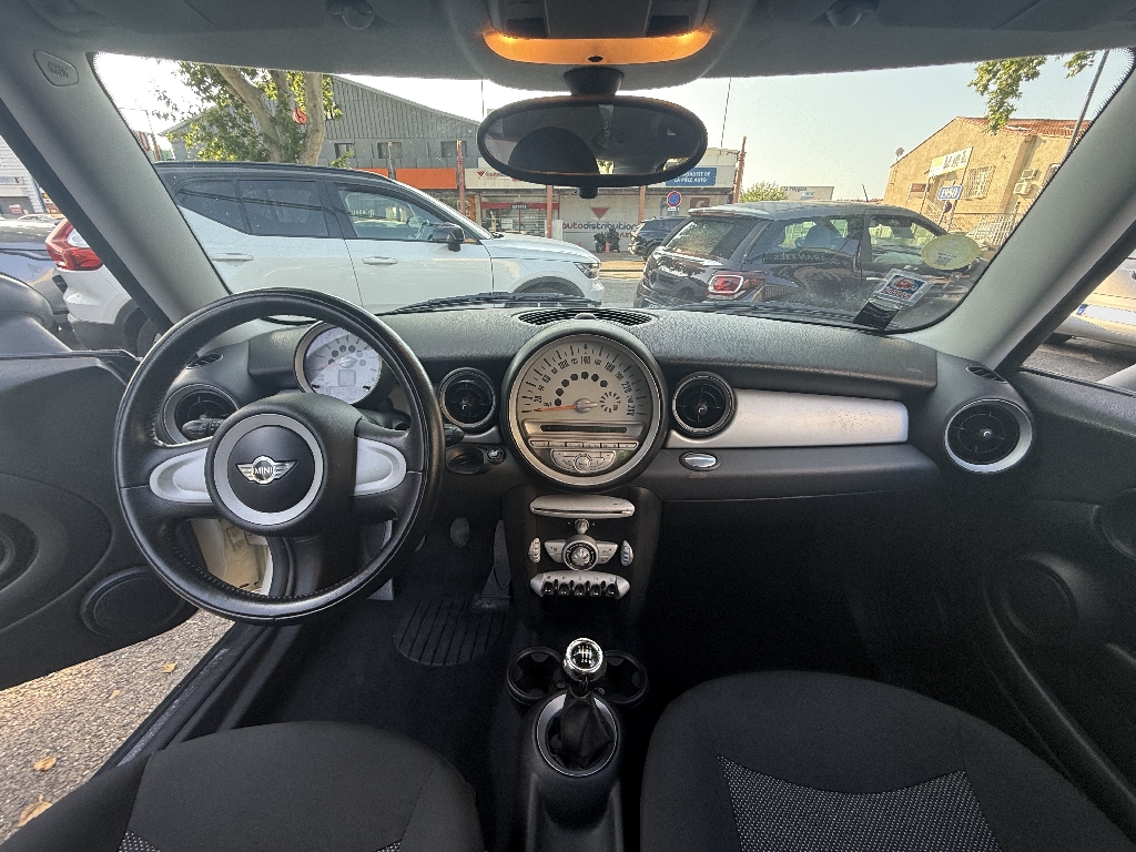 MINI HATCH - vue 1