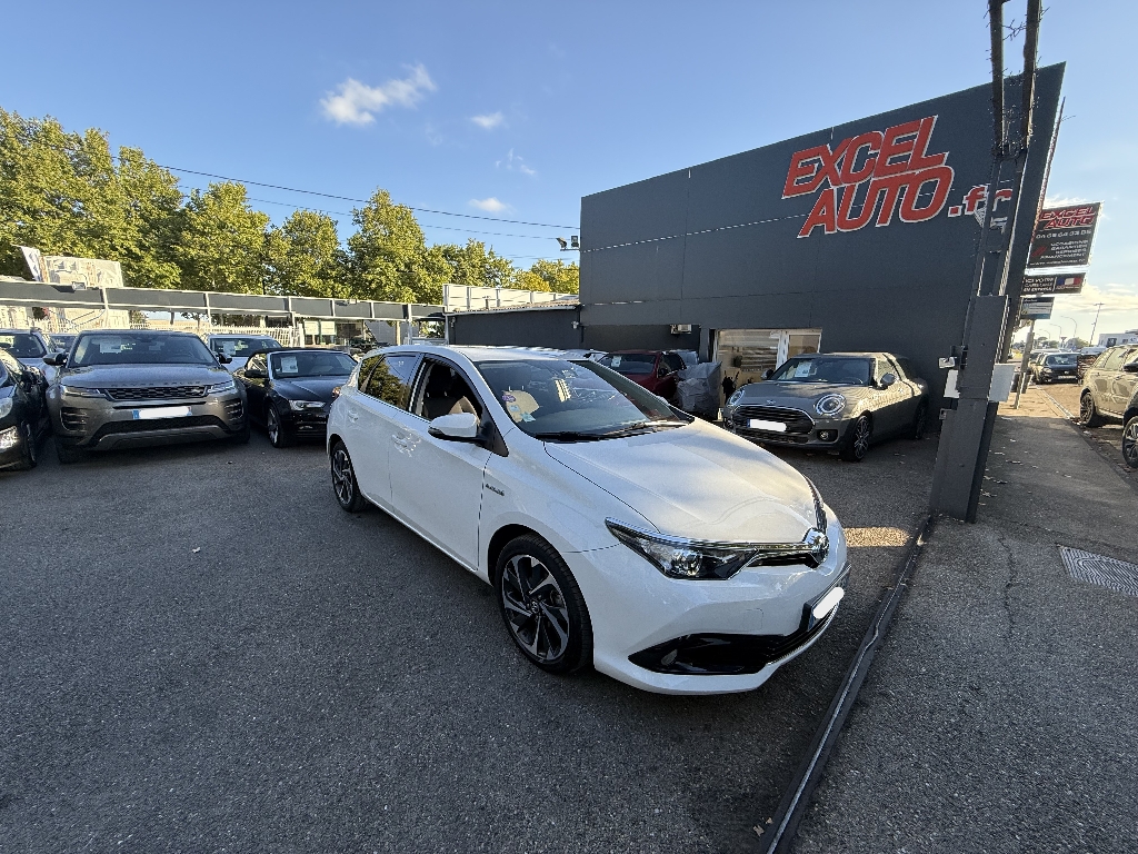 TOYOTA AURIS