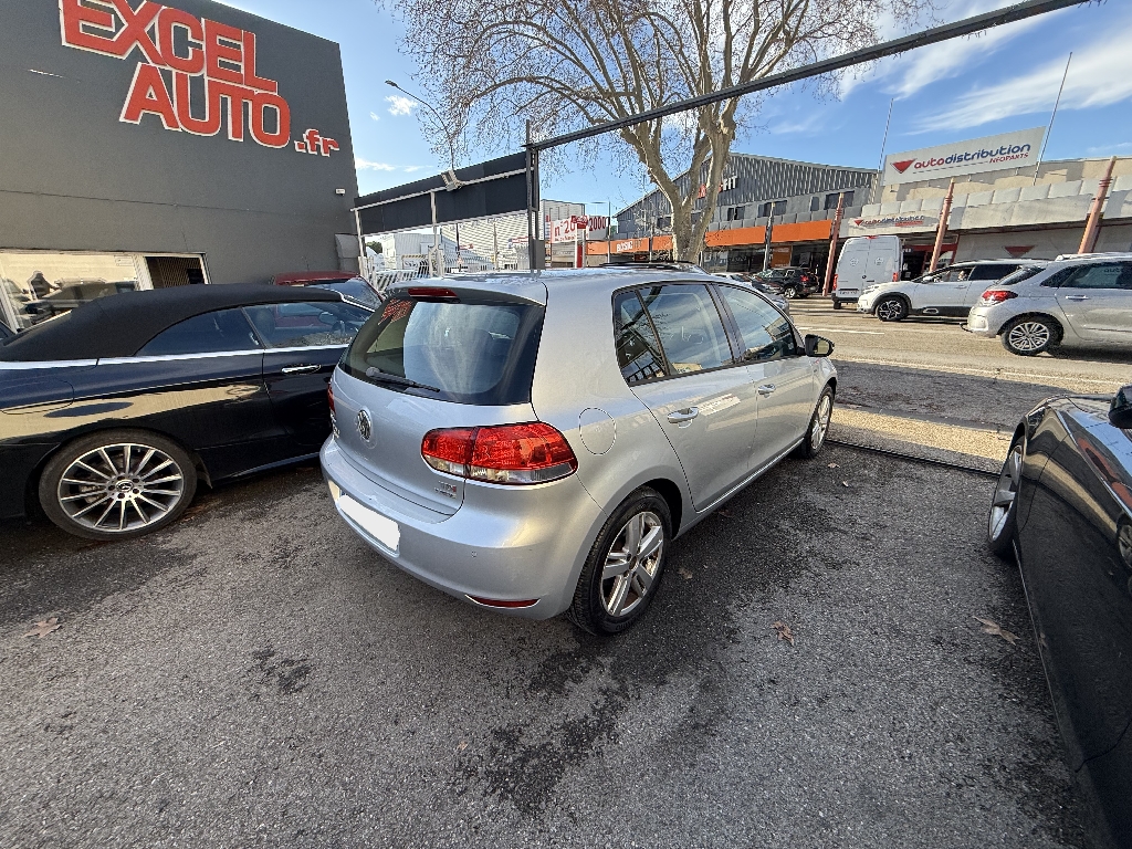 VOLKSWAGEN GOLF - vue 1