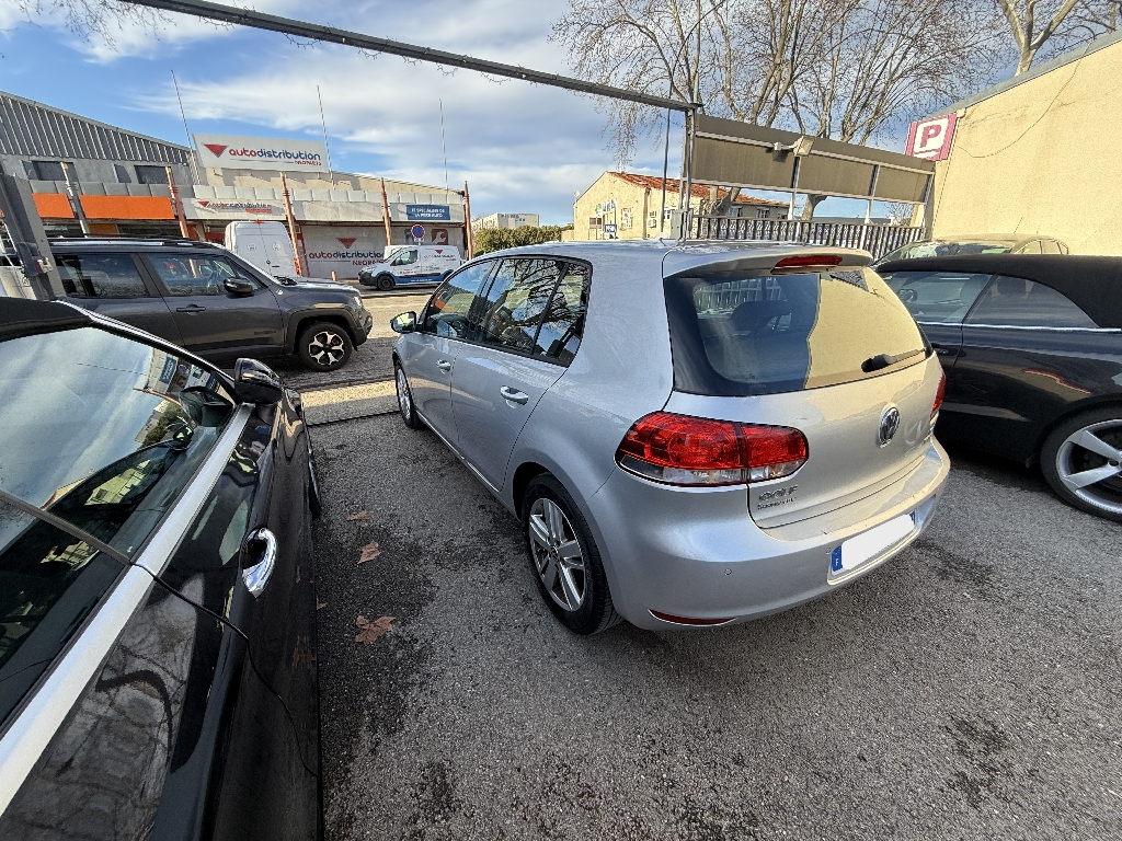 VOLKSWAGEN GOLF - vue 1