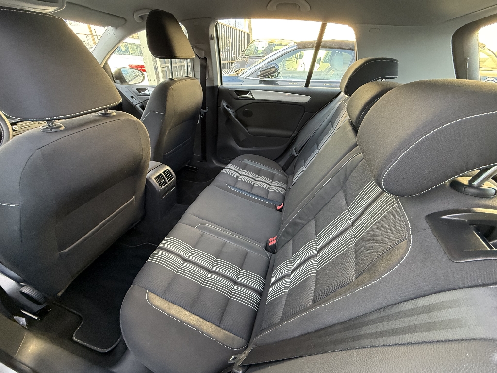 VOLKSWAGEN GOLF - vue 1