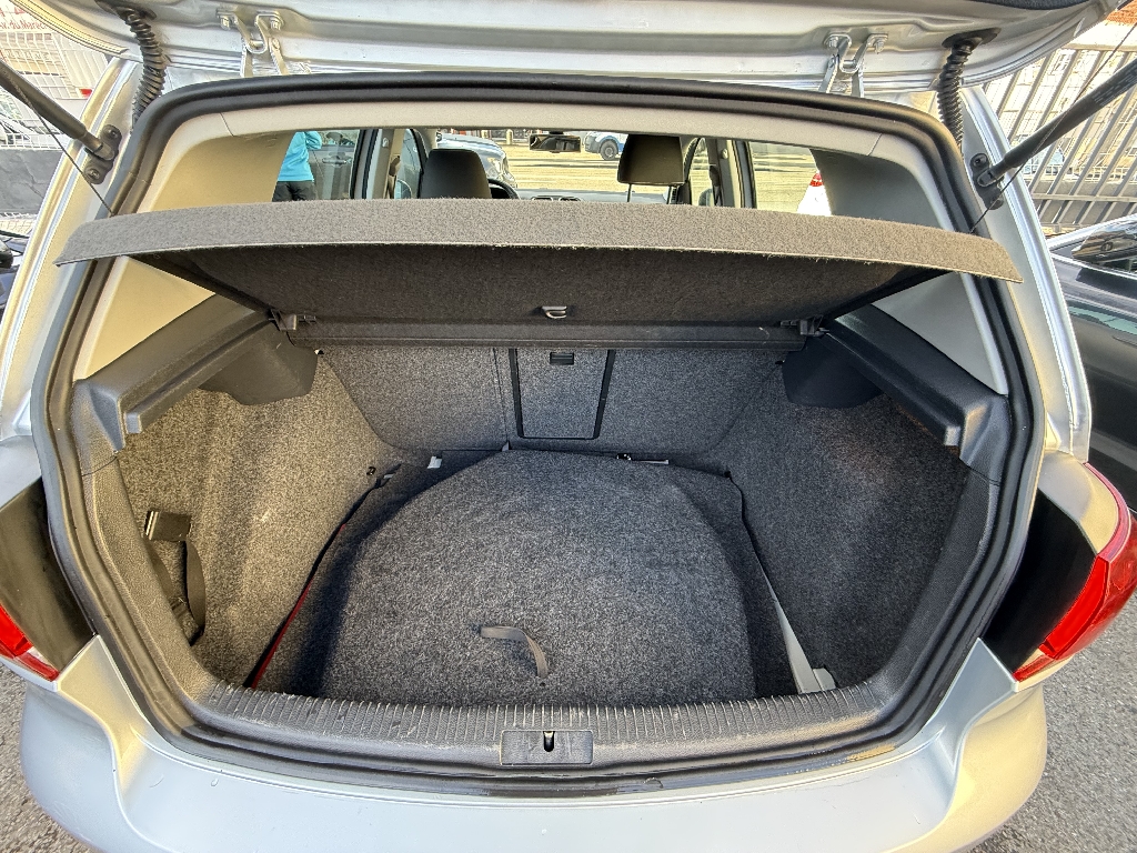 VOLKSWAGEN GOLF - vue 1