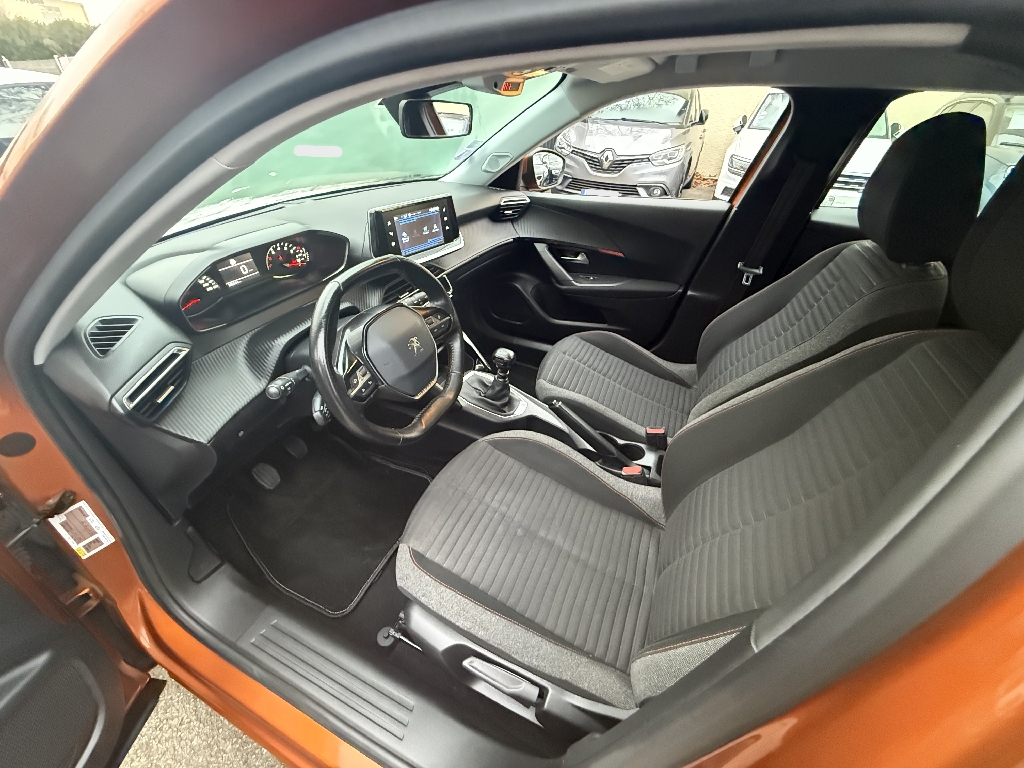 PEUGEOT 2008 - vue 1