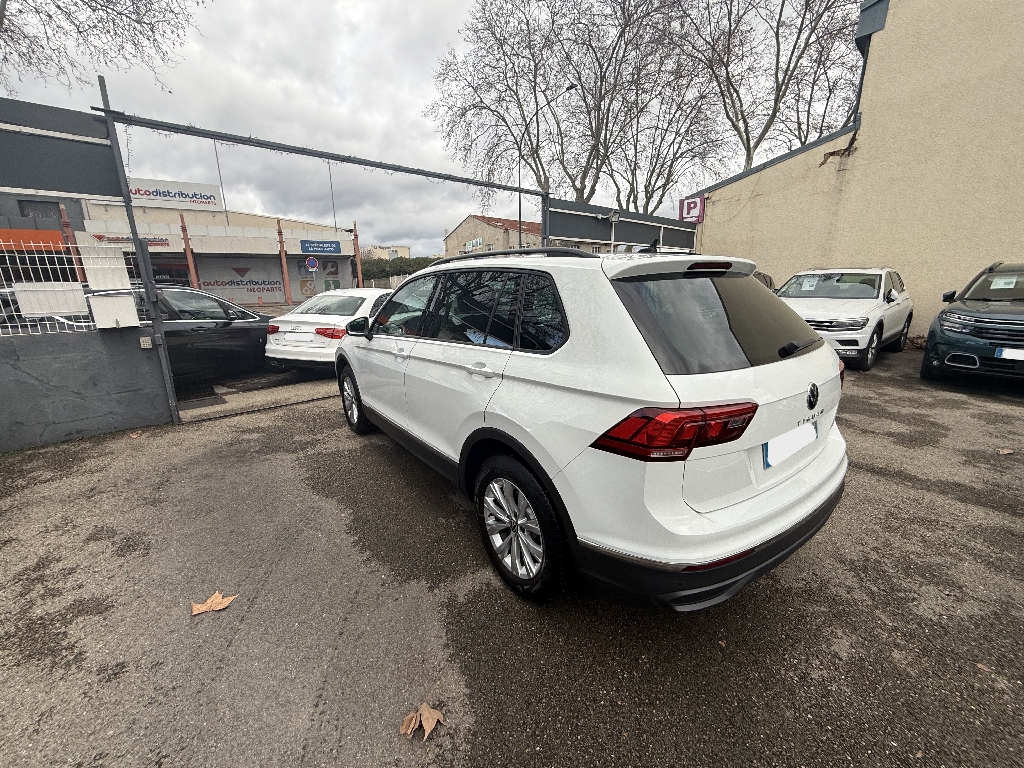 VOLKSWAGEN TIGUAN - vue 1