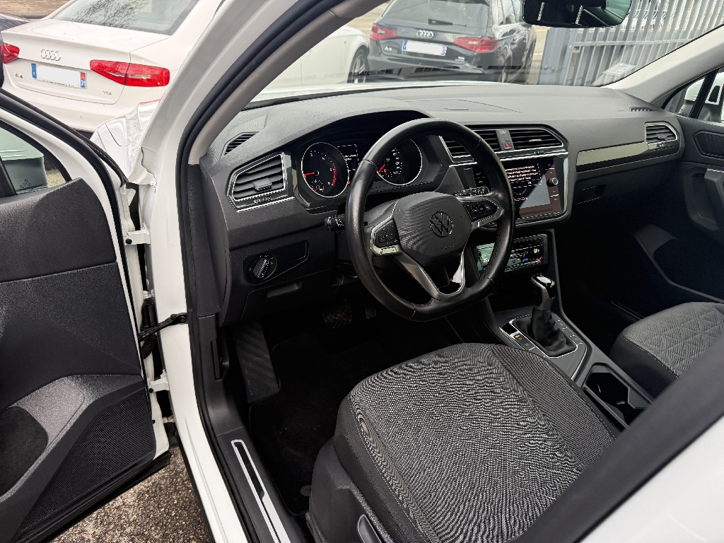 VOLKSWAGEN TIGUAN - vue 1
