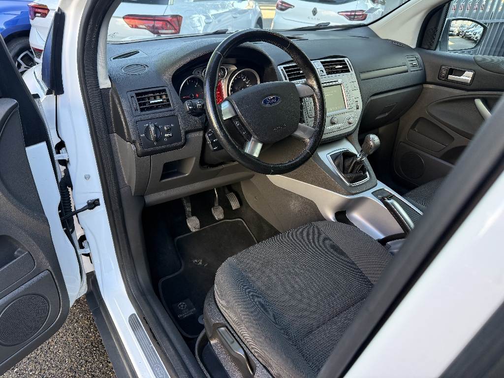 FORD KUGA - vue 1