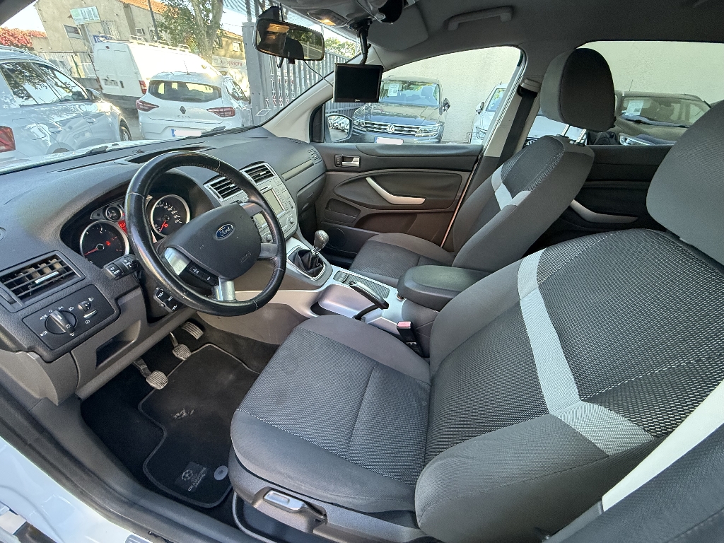FORD KUGA - vue 1