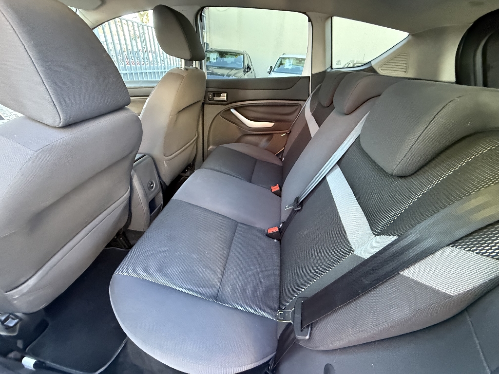 FORD KUGA - vue 1