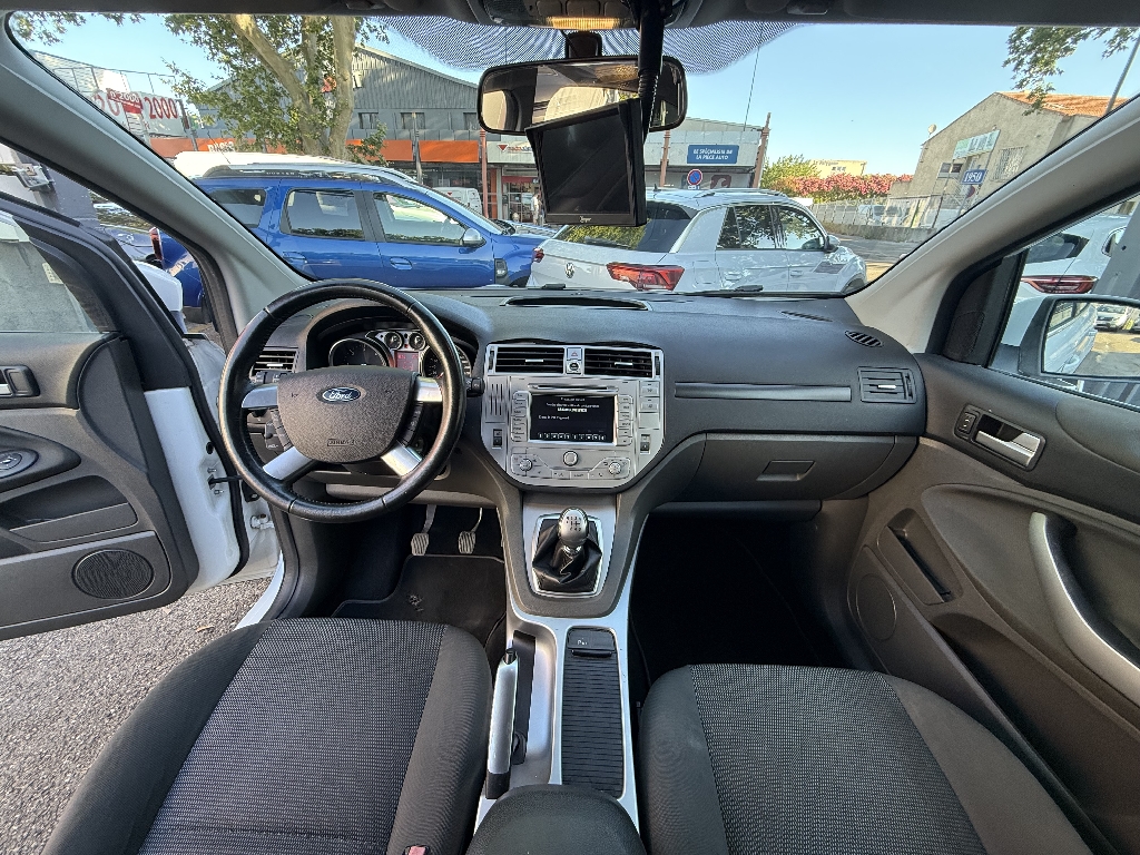 FORD KUGA - vue 1