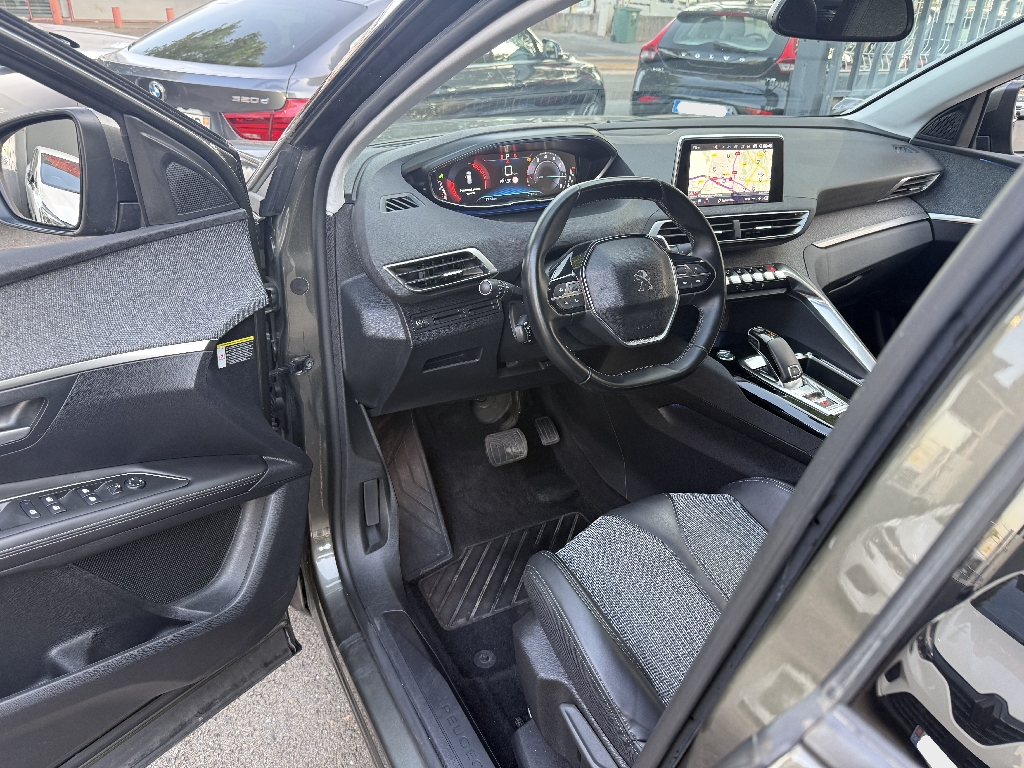 PEUGEOT 3008 - vue 1