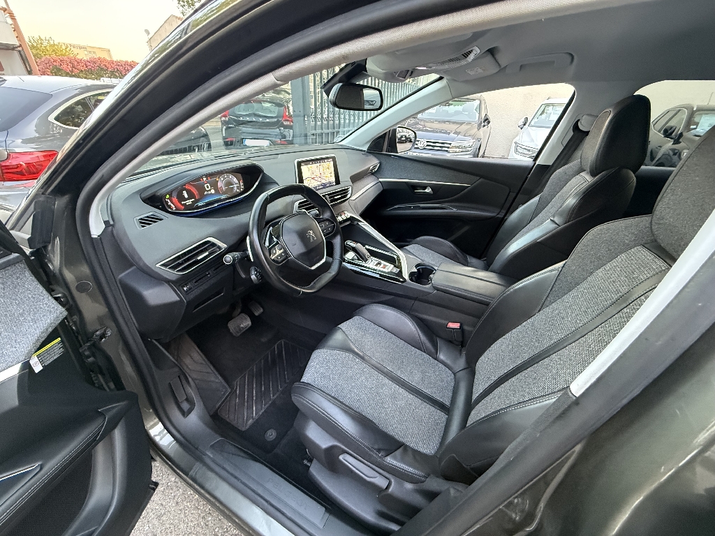 PEUGEOT 3008 - vue 1