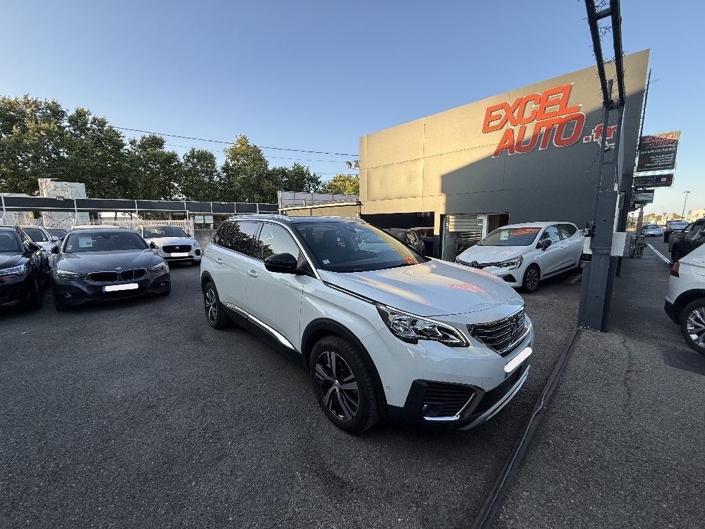 PEUGEOT 5008