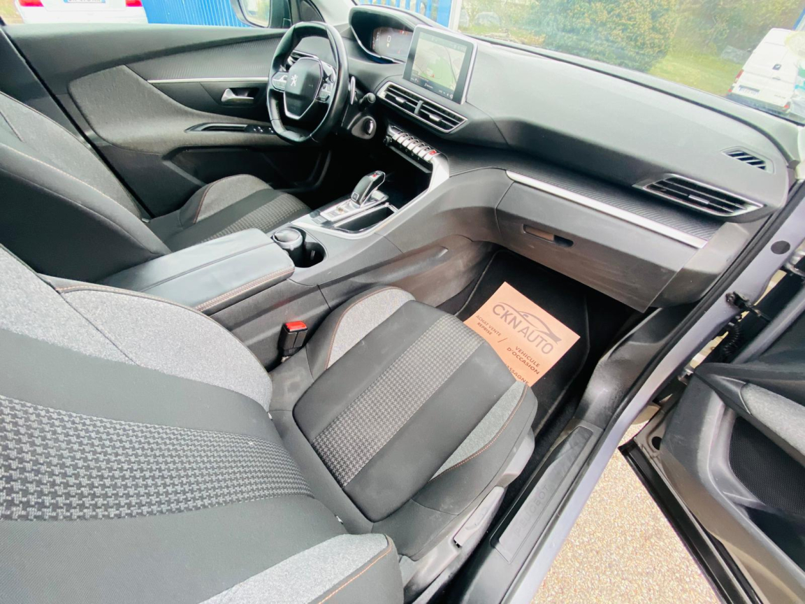 PEUGEOT 3008 - vue 1