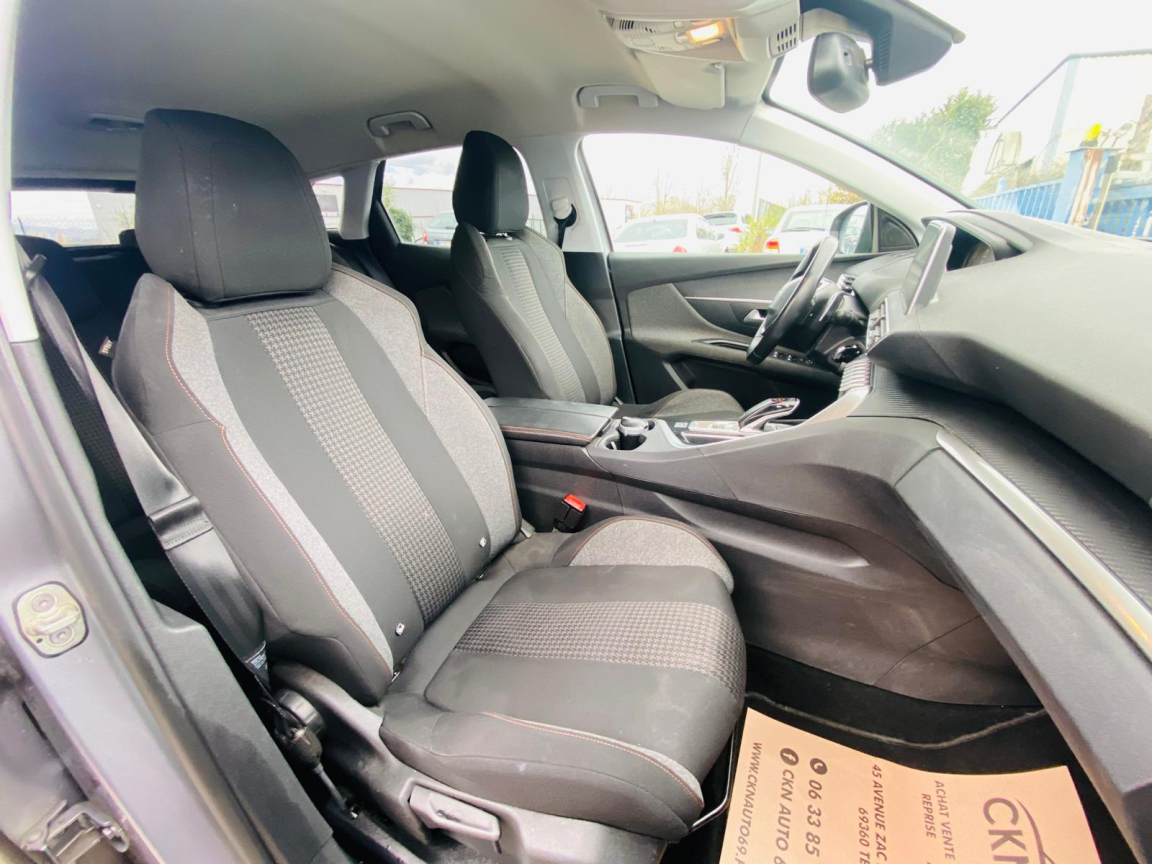 PEUGEOT 3008 - vue 1