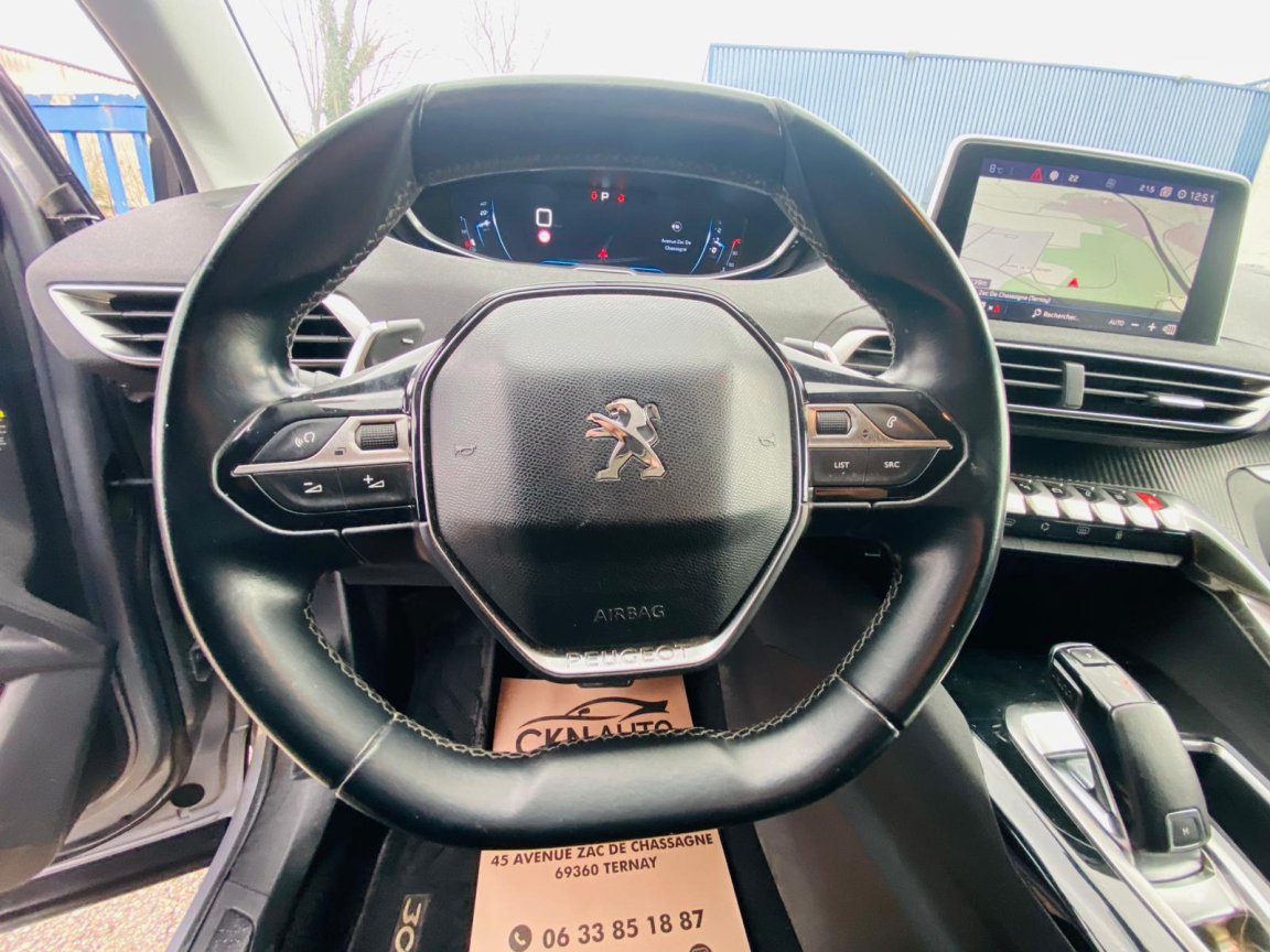 PEUGEOT 3008 - vue 1