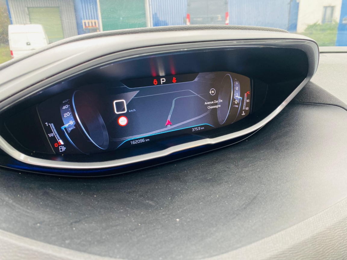 PEUGEOT 3008 - vue 1