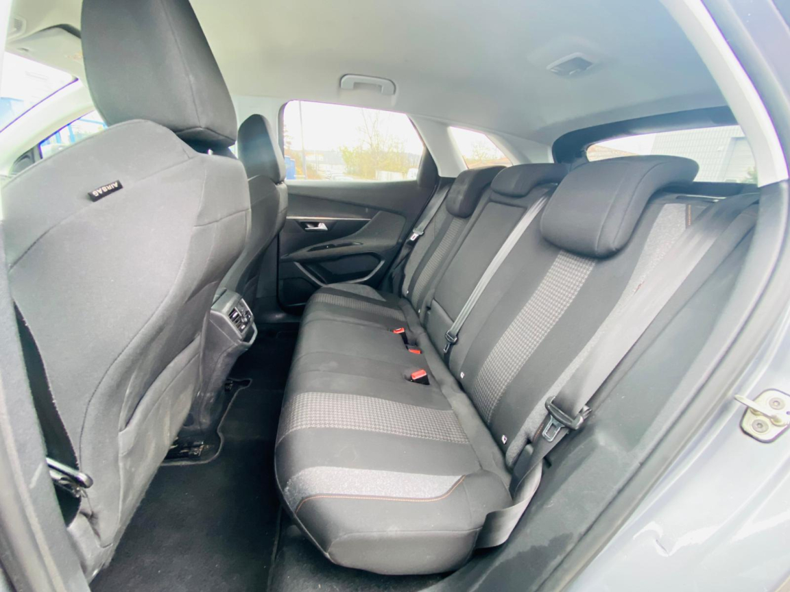 PEUGEOT 3008 - vue 1