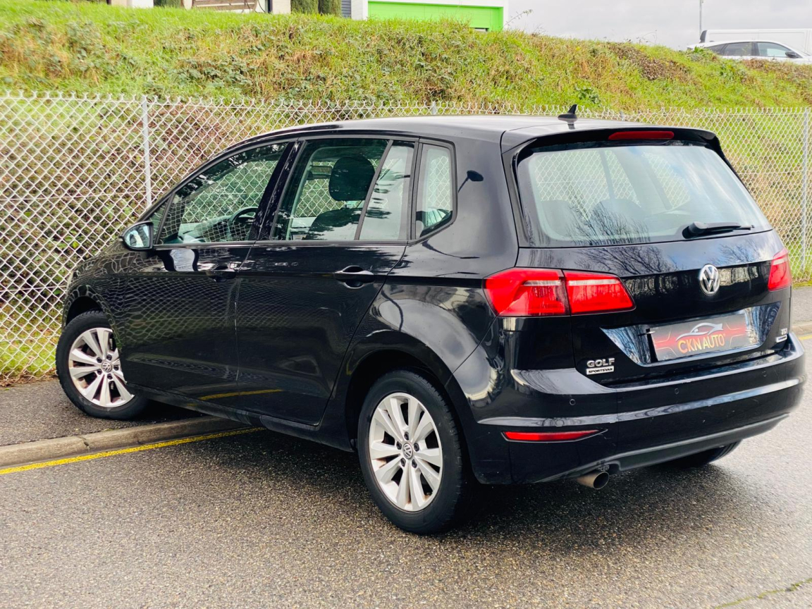 VOLKSWAGEN GOLF - vue 1