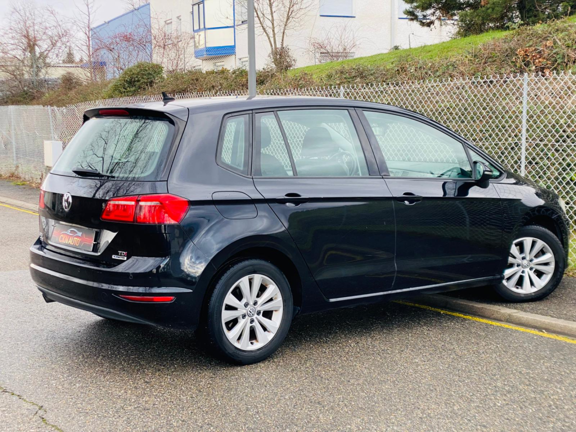 VOLKSWAGEN GOLF - vue 1