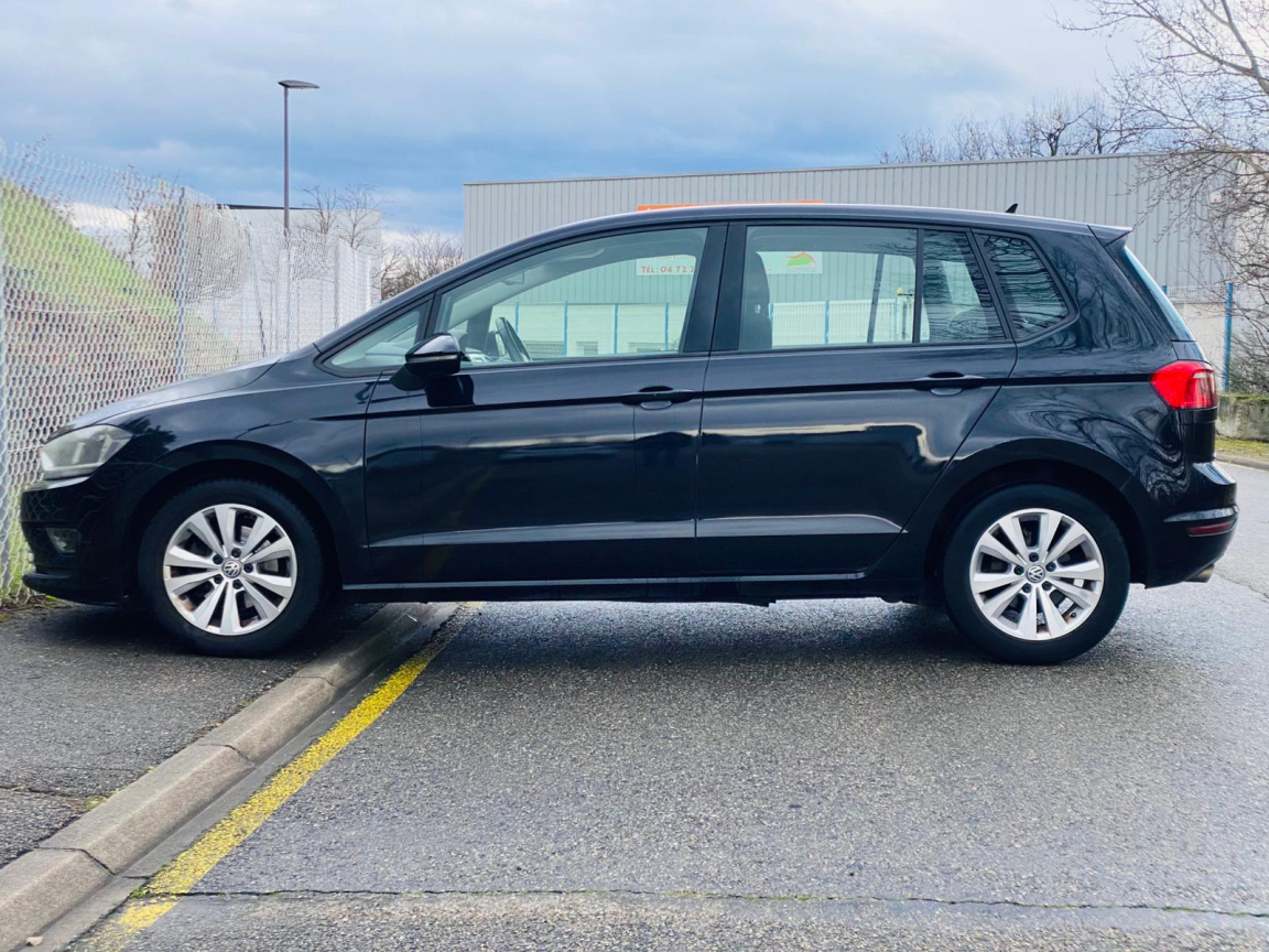 VOLKSWAGEN GOLF - vue 1