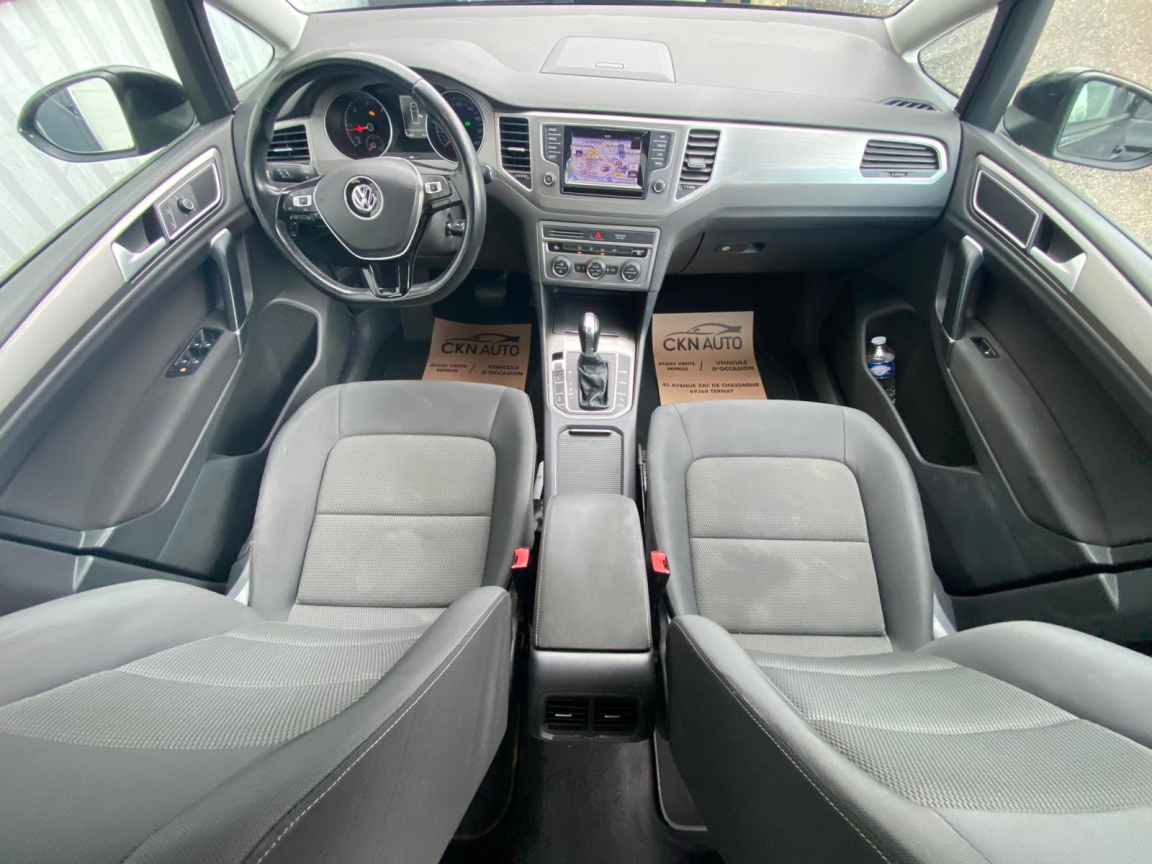 VOLKSWAGEN GOLF - vue 1